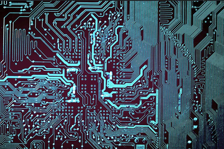 الابتكار التكنولوجي يدفع نمو سوق HDI PCB بسرعة
